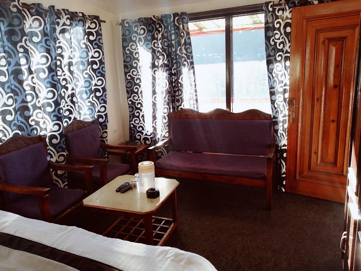 Goroomgo Luxury Stay Mall Road Nainital Exterior foto